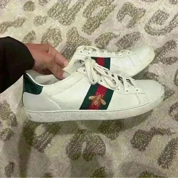 Gucci WOMEN'S ACE SNEAKER WITH BEE - Picture 1 of 9